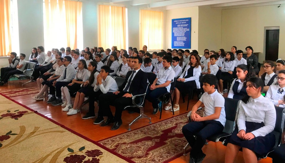 Paytaxt məktəblərində ekoloji maarifləndirmə tədbirləri: “Hər vərəqi bir yarpağa dəyişək”  