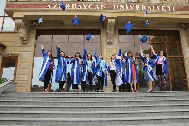 Hansı universitetlərdə adlı təqaüd verilir?    