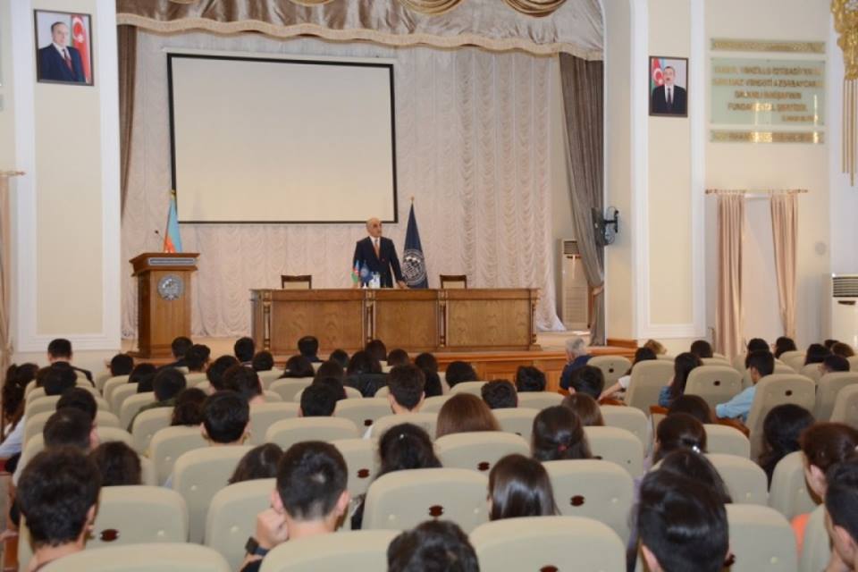 UNEC-ə 600-dən çox balla daxil olan 347 tələbənin 175-i Beynəlxalq İqtisadiyyat Məktəbini seçib