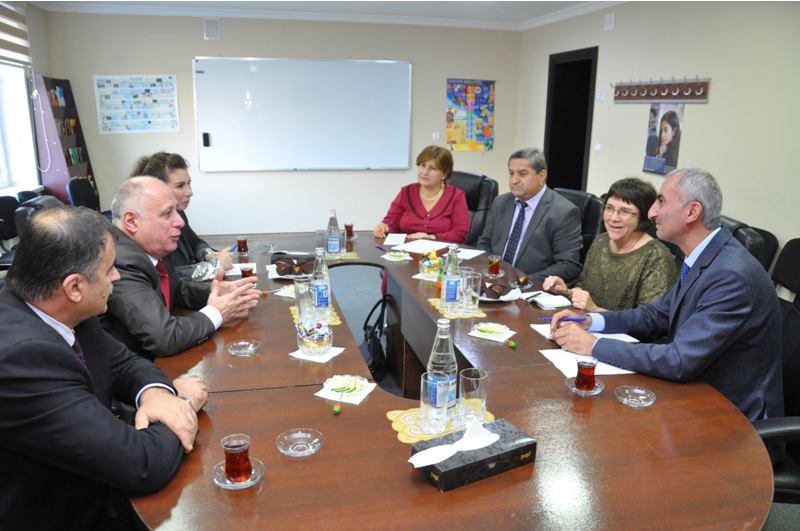 Amerikalı qonaq LDU-da olub - FOTO 