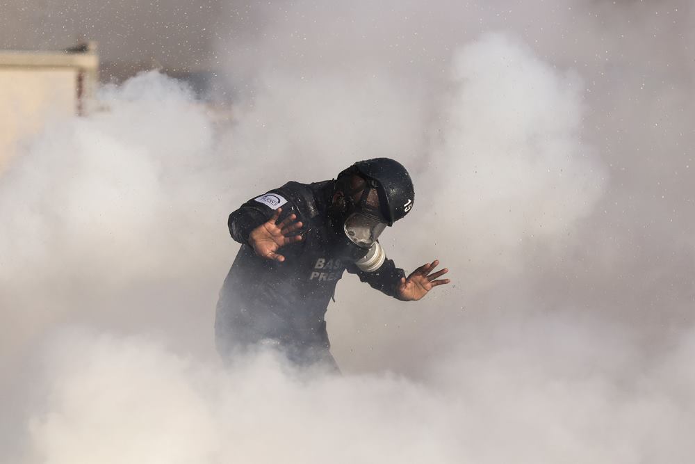 “Məktəbə bibər qazı gətirib, uşaqları zəhərləyən şagird və valideyninə hansı cəza verilə bilər? – Hüquqi rəy