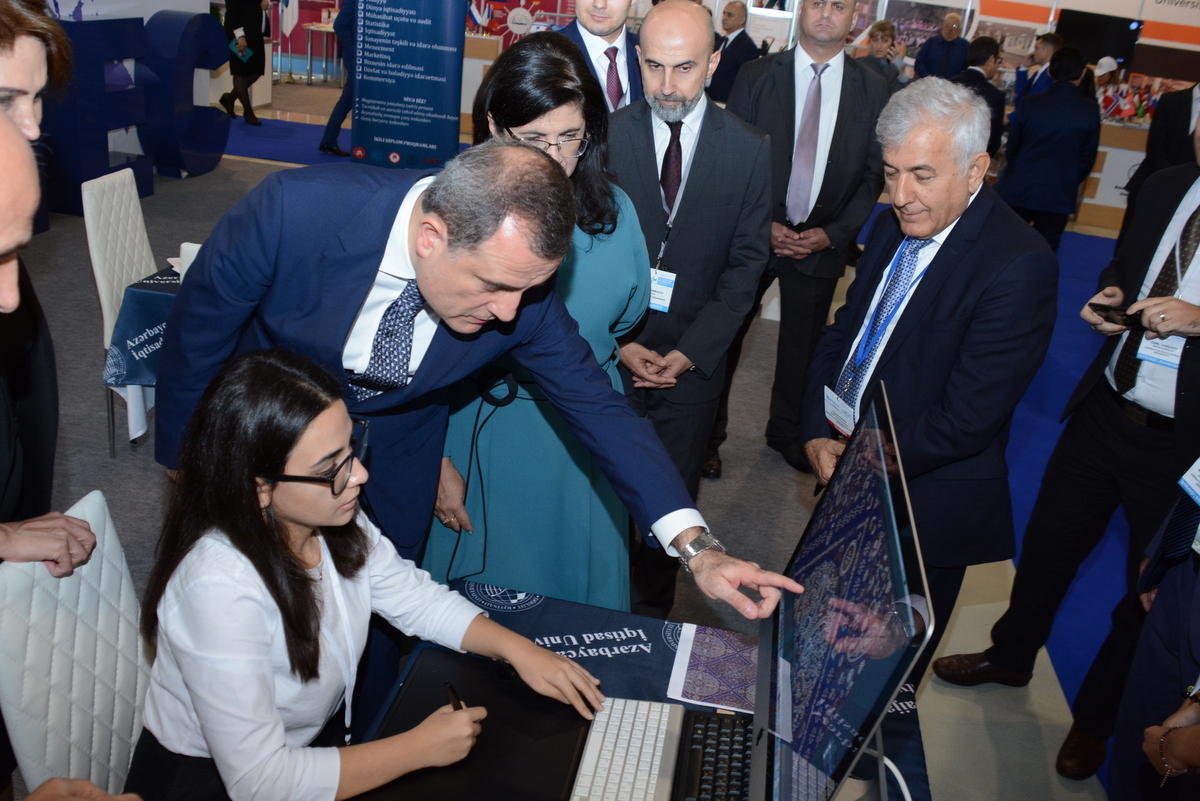 UNEC stendi qonaqların xüsusi marağına səbəb oldu