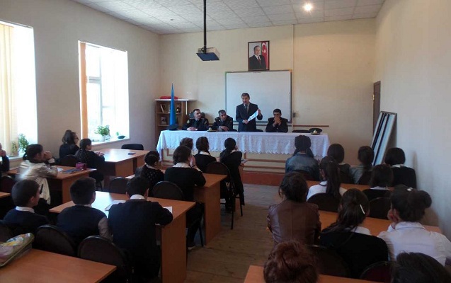 Məktəblilər yol hərəkəti qaydaları ilə bağlı bilgiləndirildi