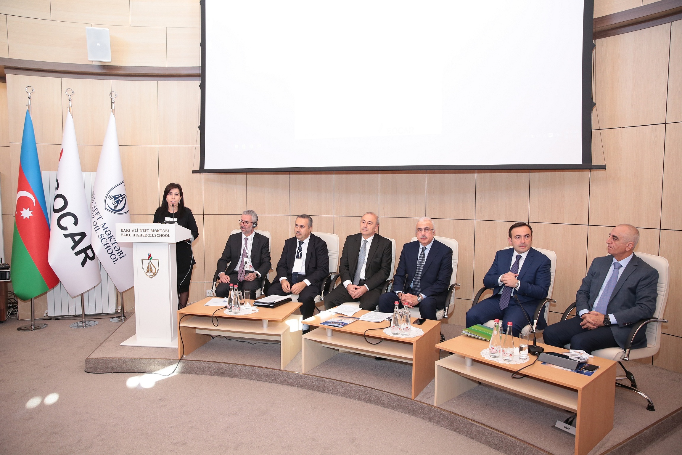 Bakı Ali Neft Məktəbində III Avrasiya Konfransına start verildi