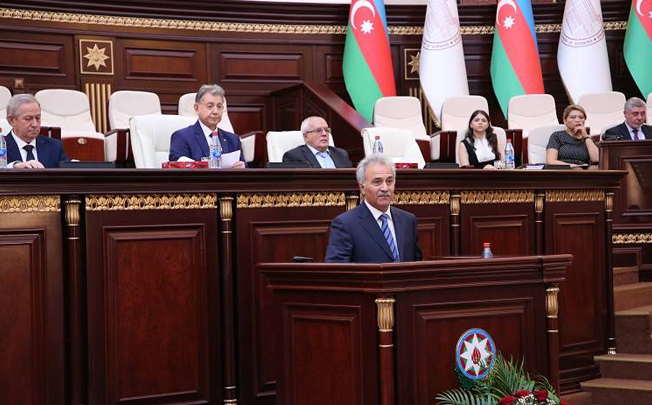 Professor Nazim İmanov: “Əsas məqsəd İqtisadiyyat İnstitutunu Azərbaycanda fundamental iqtisadi tədqiqatların mərkəzinə çevirməkdir”