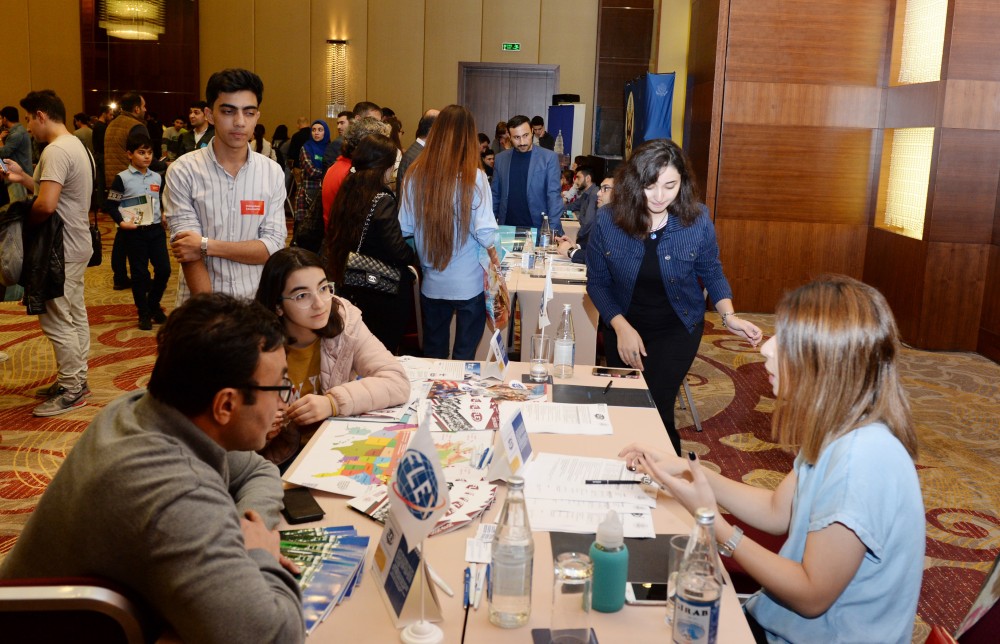 Bakıda Amerika universitetlərinin təhsil sərgisi keçirildi