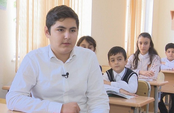 14 yaşı var, amma 1-ci sinifdə oxuyur 