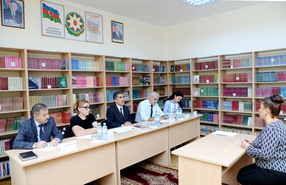 Müəllim və valideynlərin müraciətləri dinlənildi