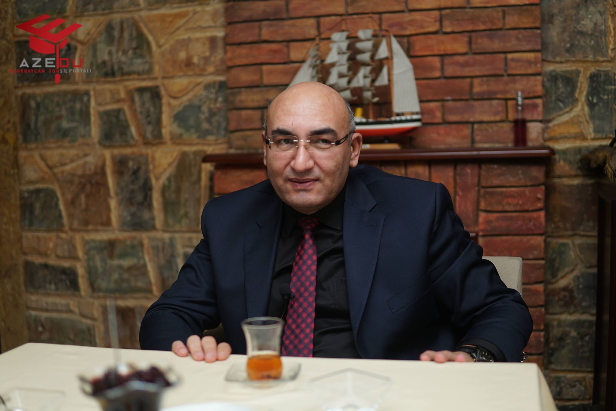 İqbal Ağazadə  AzEdu-nun  “Edubrifinq”ində - Müzakirə, mühakimə olunan fotolar  
