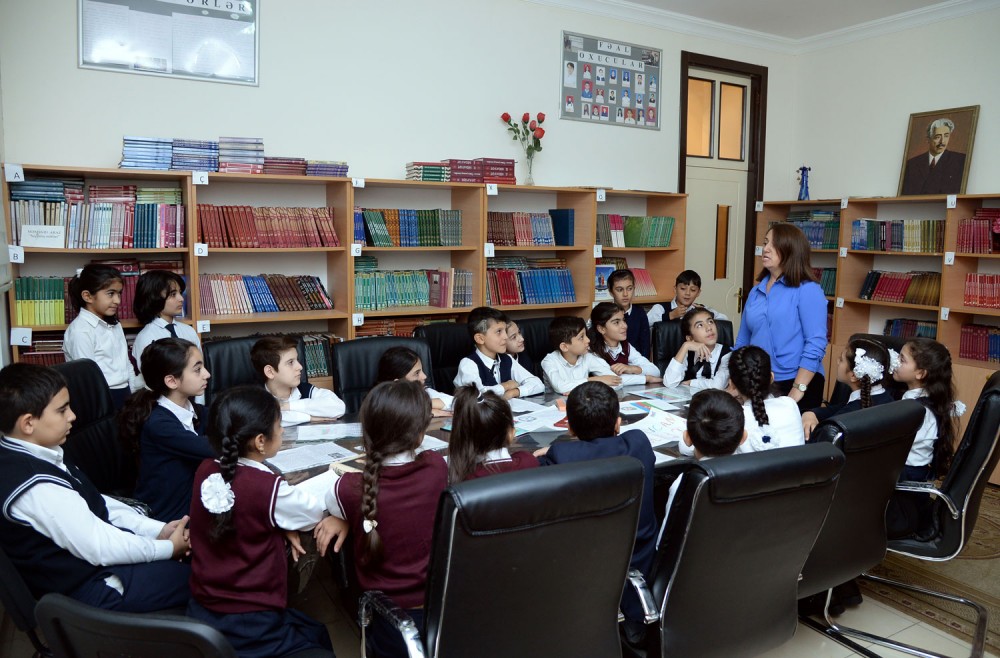  Paytaxt məktəblərində Konstitusiya Günü silsilə tədbirlərlə qeyd olunub