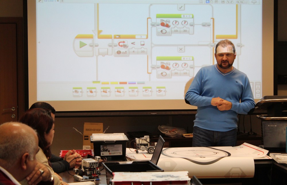 Müəllimlər “Lego” robotlarının tədrisdə tətbiqinə dair biliklərə yiyələniblər