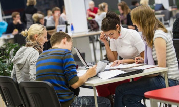 Avropanın ən savadlı şagirdləri bu ölkədə yaşayırlar - Kiçik dövlətin təhsil möcüzəsi