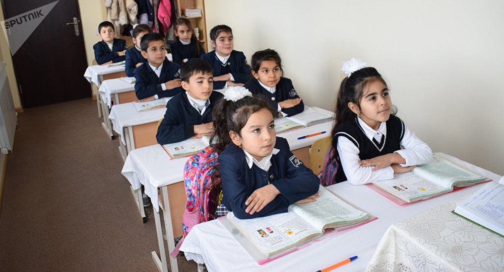 Təhsil sahəsində iki mühüm yenilik: Biri ümid yaradır, digəri tərəddüd