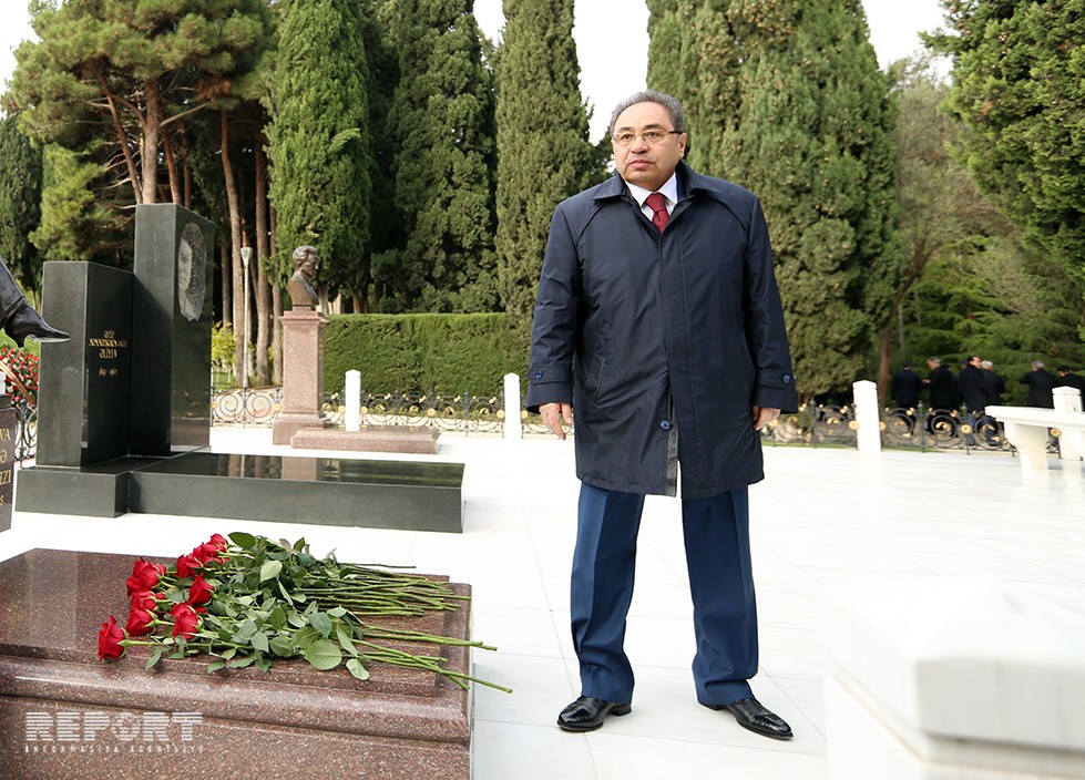 Abel Məhərrəmovdan mediaya müraciət -  “Bu şoulardan əl çəkin!”