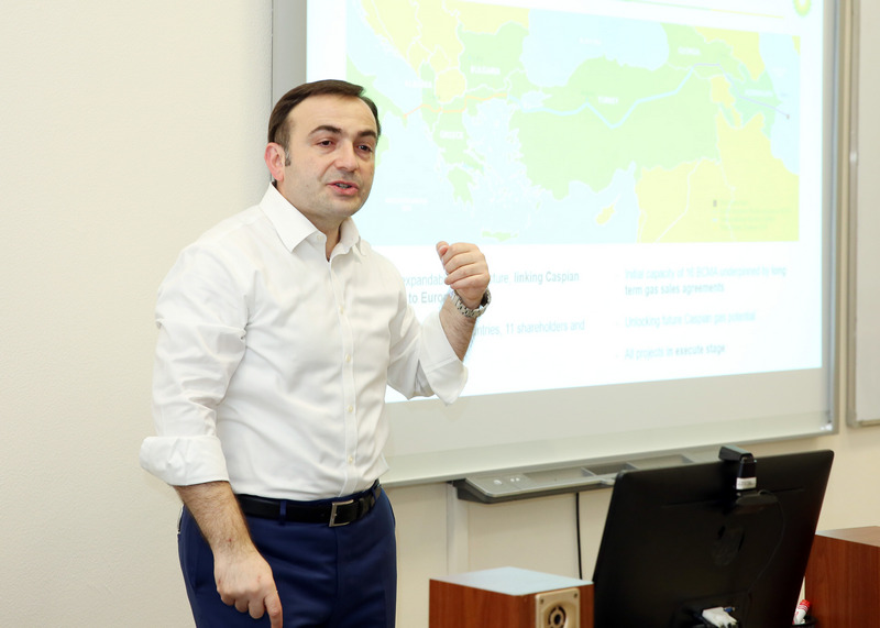 BP-nin vitse-prezidenti BANM-ın tələbələri üçün master-klass keçdi - FOTO    