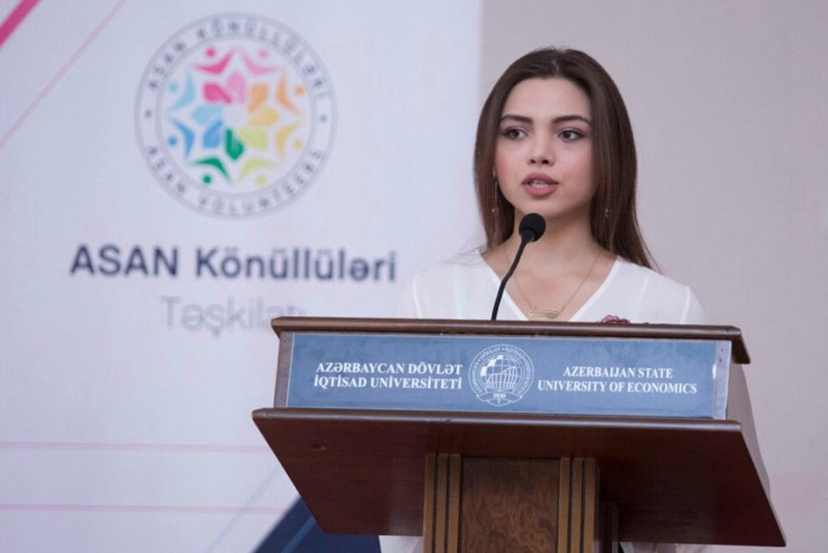 UNEC-in tələbələri və məzunu Avropa Parlamentində təcrübə keçəcəklər - FOTO