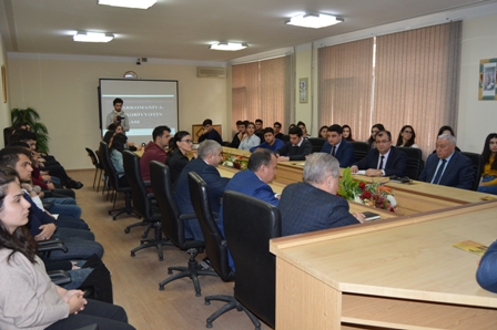 Universitetdə QİÇS-lə mübarizə günü qeyd edildi