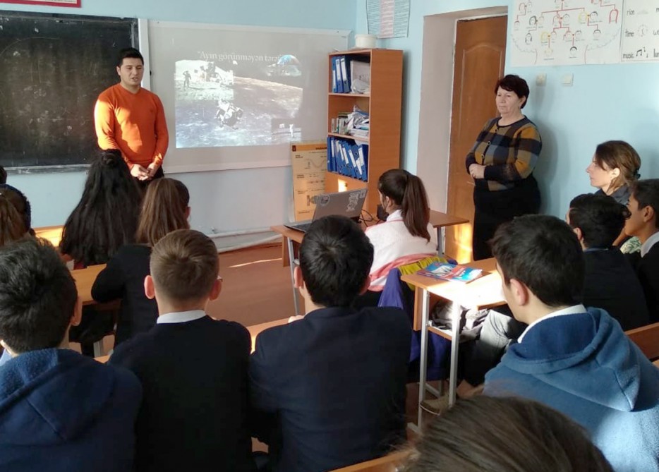 Məktəblilər kosmik fəzada baş verənlər barədə məlumatlandırıldı