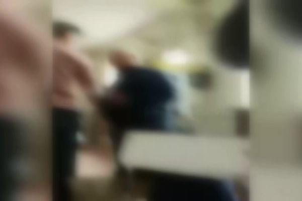 Nazirlikdən liseydə müəllimlə şagirdin davasına REAKSİYA