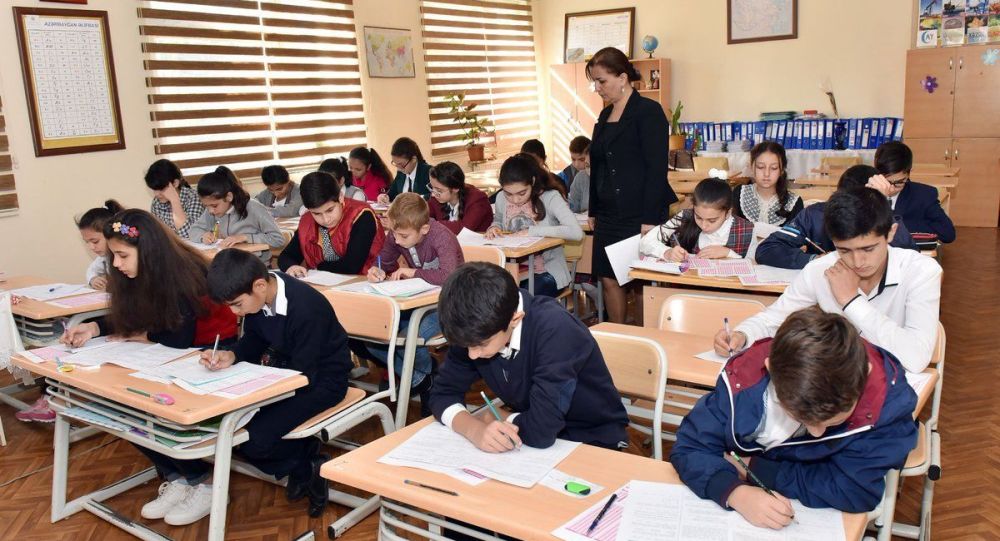 Azərbaycan  orta  təhsili 2018-ci ildə  - Faydasını növbəti illərdə görəcəyimiz  vacib  qərarlar,  mühüm  dəyişikliklər