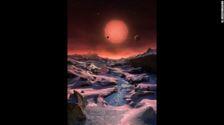 Çəhrayı cırtdan planet aşkar edilib