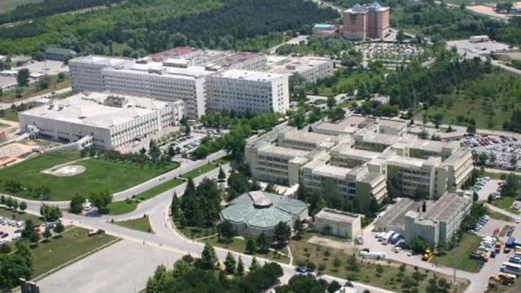 Məşhur universitetin rektoru əcnəbi tələbələri cəlb etməyin yollarını açıqladı