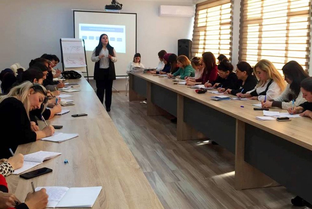 Təhsil işçiləri üçün ixtisasartırma təlimlərində 500 nəfər iştirak edib   