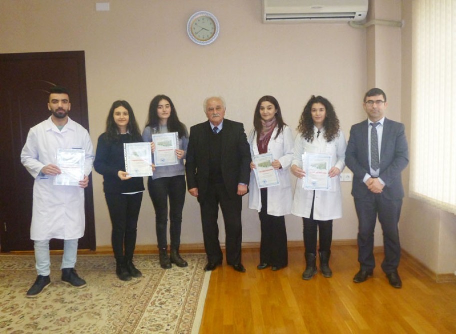 Məktəblilərin laboratoriyalarla tanışlığına şərait yaradılır