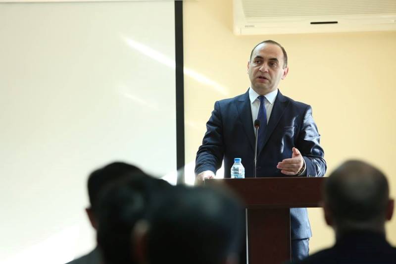 Rektor imtahan sessiyasına hazırlıqla bağlı tapşırıq verdi    