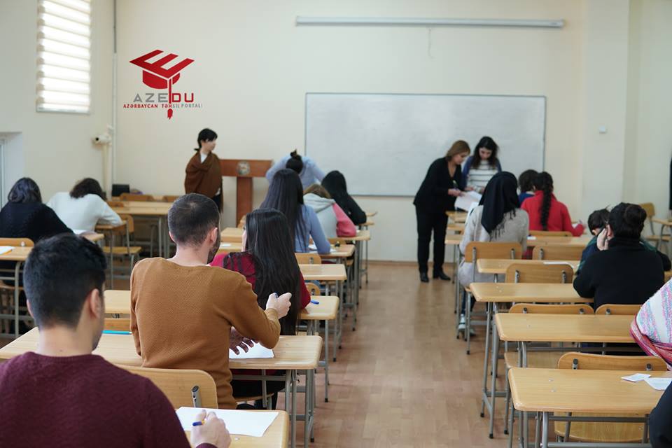 Jurnalistlər və QHT təmsilçiləri ADU-da imtahanları izlədi - FOTOLAR