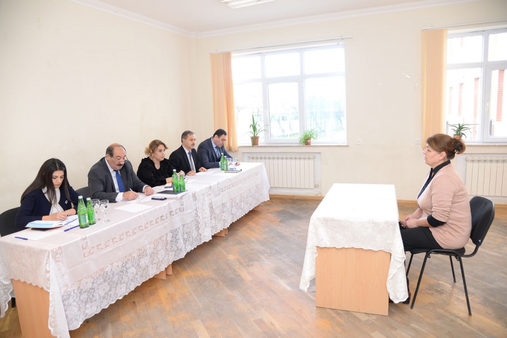 Üç rayon üzrə müəllim və valideynlərin müraciəti dinlənilib