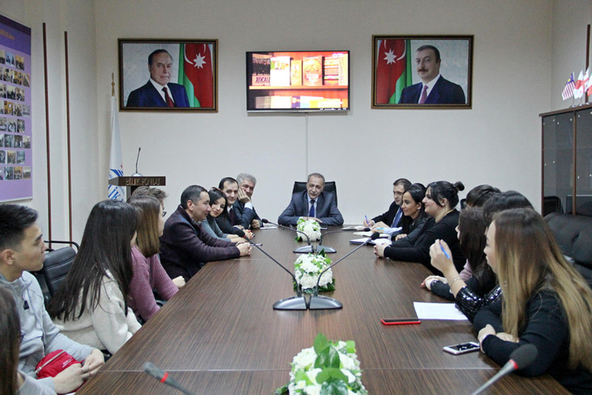 Qazaxıstan tələbələri Bilik Fondunun qonağı olublar-FOTO  