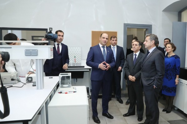 Sarkozi Novruz Məmmədovla universitetə getdi - FOTO