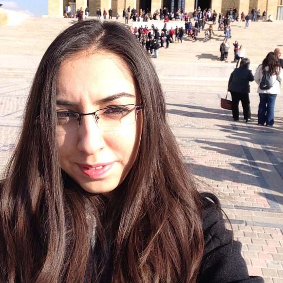 Universitet tələbəsi özünü asdı
