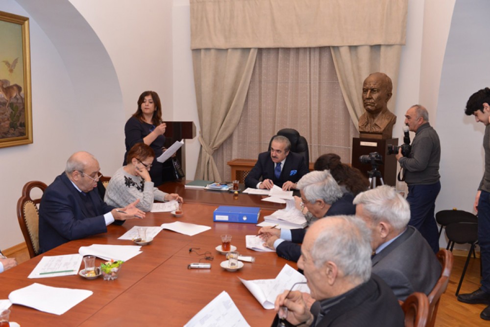 Elmi Şuranın iclasında 22 dissertasiyanın mövzusu təsdiqləndi - FOTO
