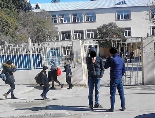 Məktəblərin ətrafında siqaret satılırmı? - Araşdırma