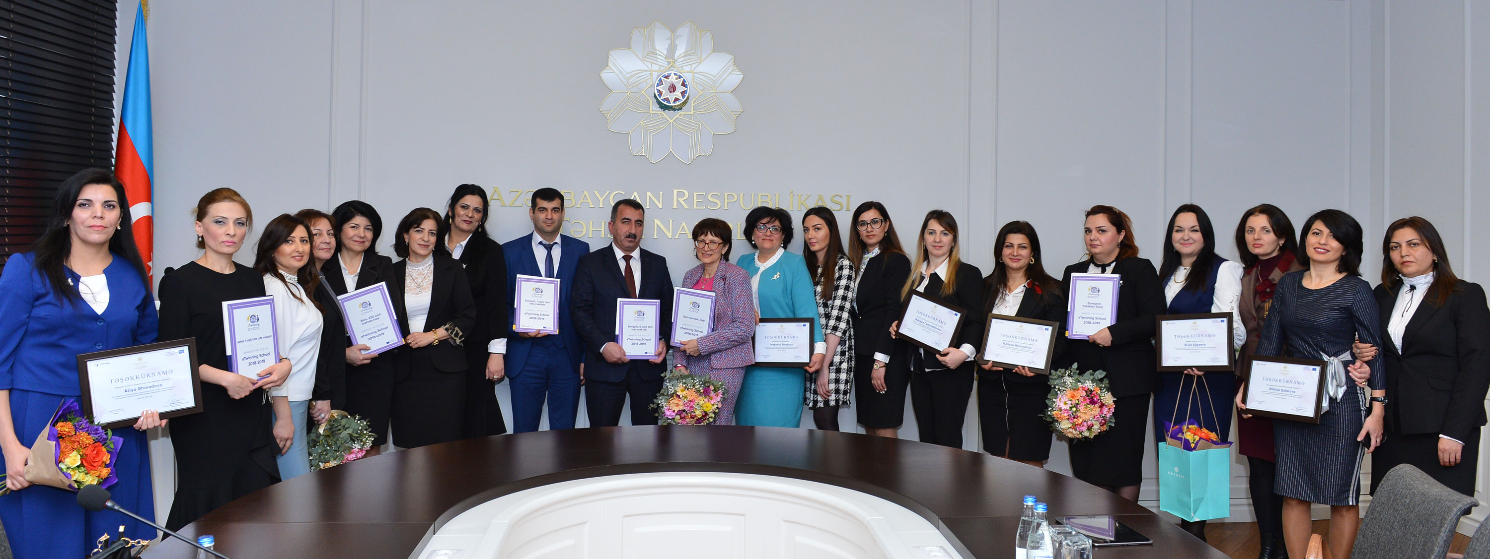 Azərbaycanın 6 məktəbi beynəlxalq mükafat layiq görüldü - FOTO  