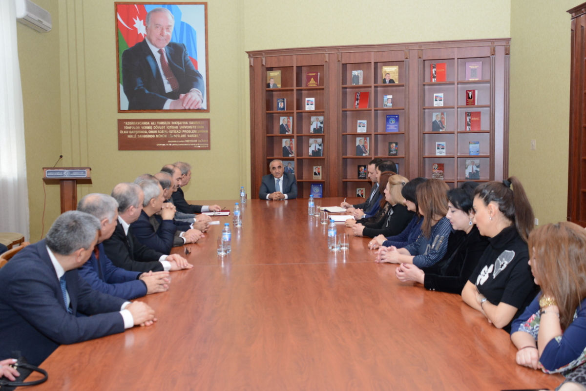 UNEC pedaqoji heyətin potensialının artırılması üzərində daim çalışır - FOTO