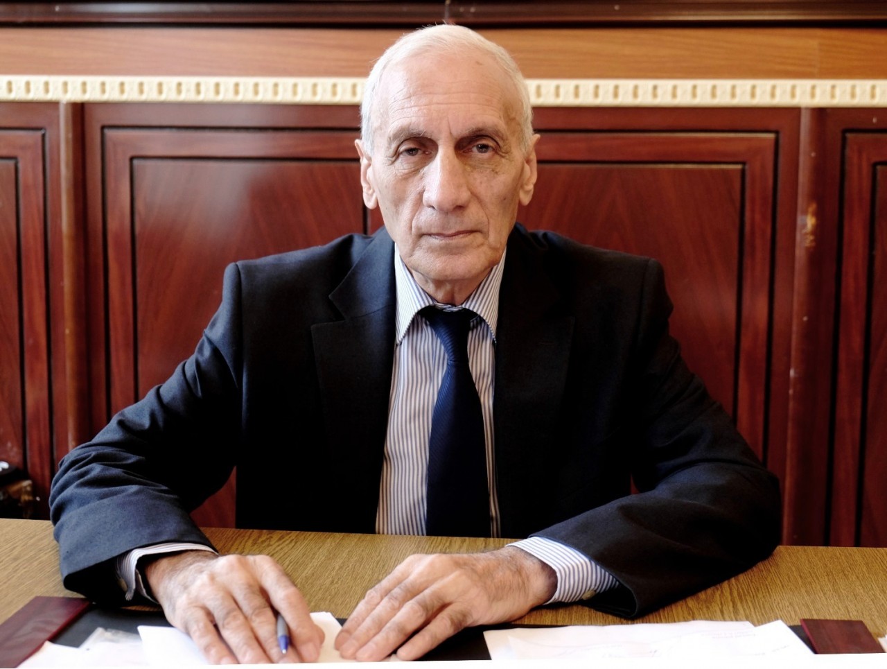 Dekandan dərs aldığı professora təbrik: “Məsləhətləri ilə mənim və müəllimlərin yanındadır”  