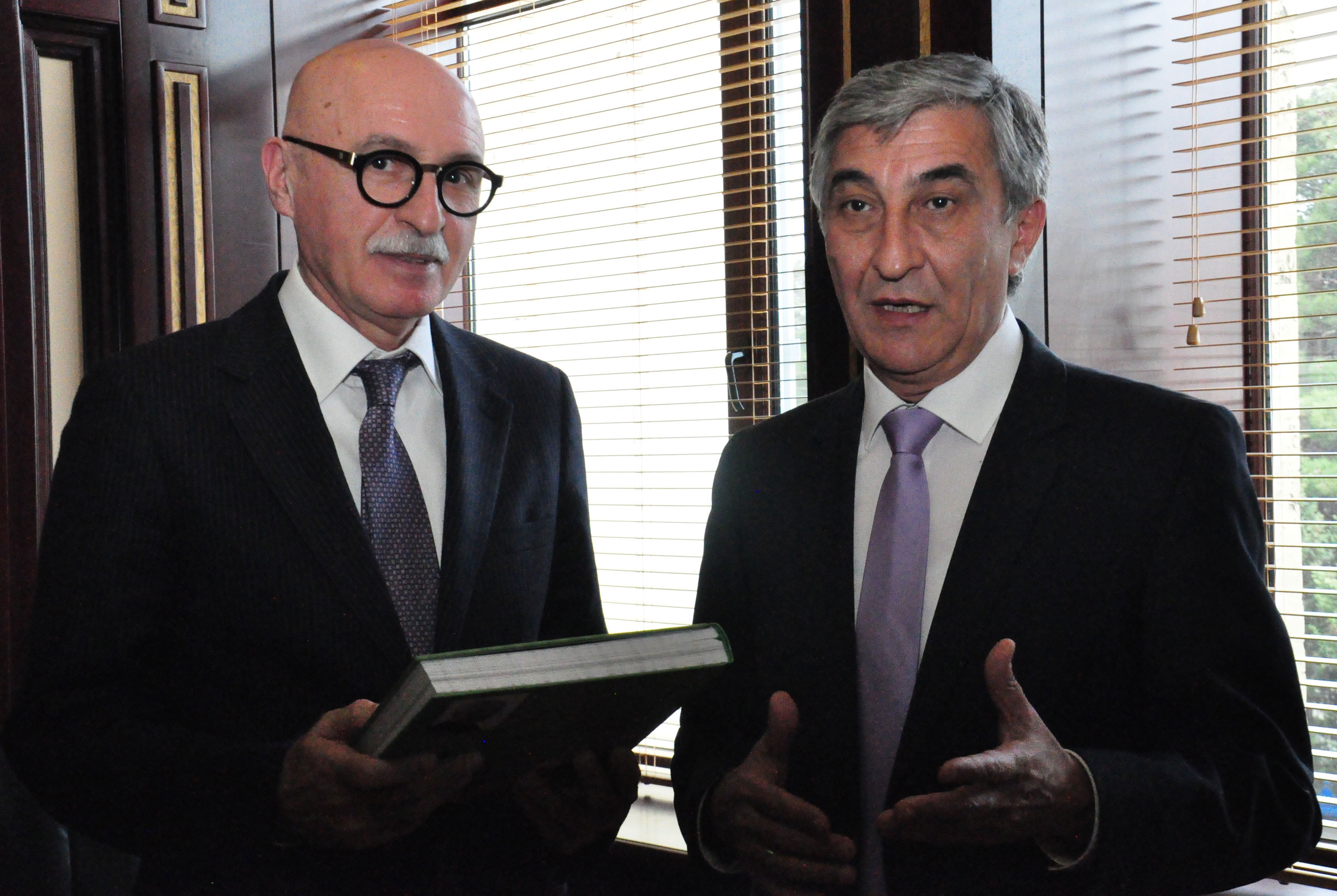 Nazir müavini Tacikistanın səfiri ilə görüşüb