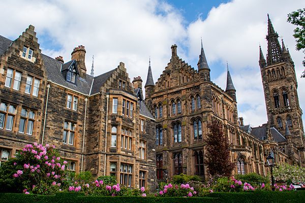 Dünyada ən kinogenik universitetlər - FOTO  