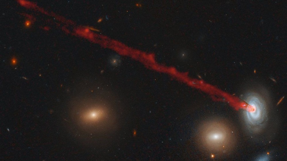“Hubble” teleskopu ölən qalaktikanın fotoşəkilini çəkib  