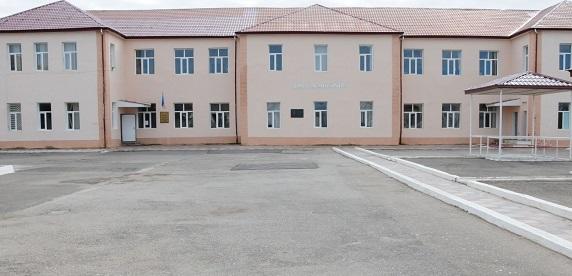 Çilovda “girov qalan” müəllimlər evlərinə qayıtdı