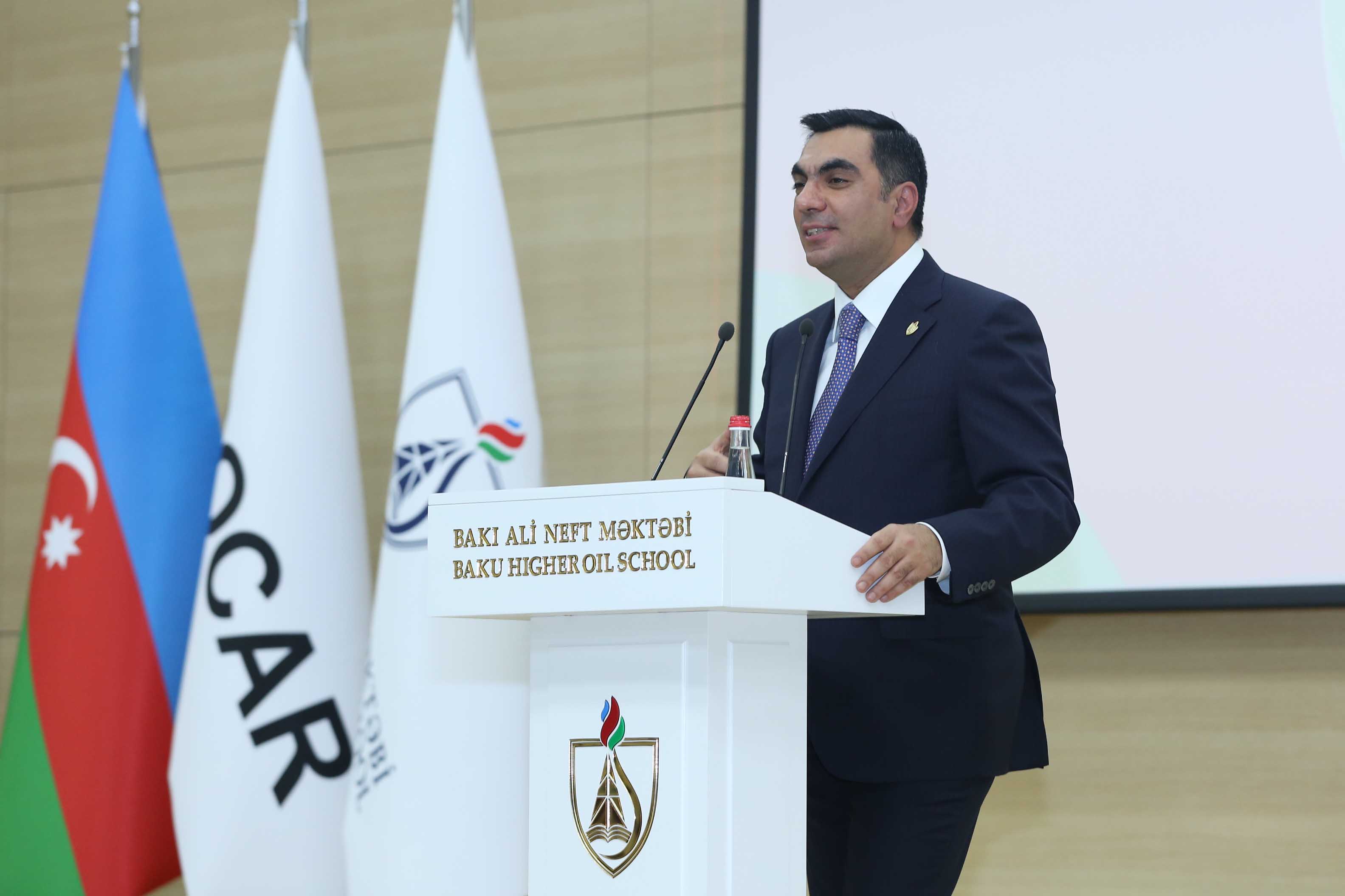 Bakı Ali Neft Məktəbi Gənclər Gününü qeyd etdi - FOTO