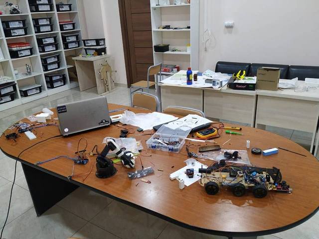 Azərbaycanlı tələbələr süni intellekt modulunu proqramlaşdırıblar    