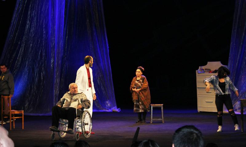 “Son dəfə nə vaxt tamaşaya baxdığımı xatırlamıram” - Tələbələrin  teatr \