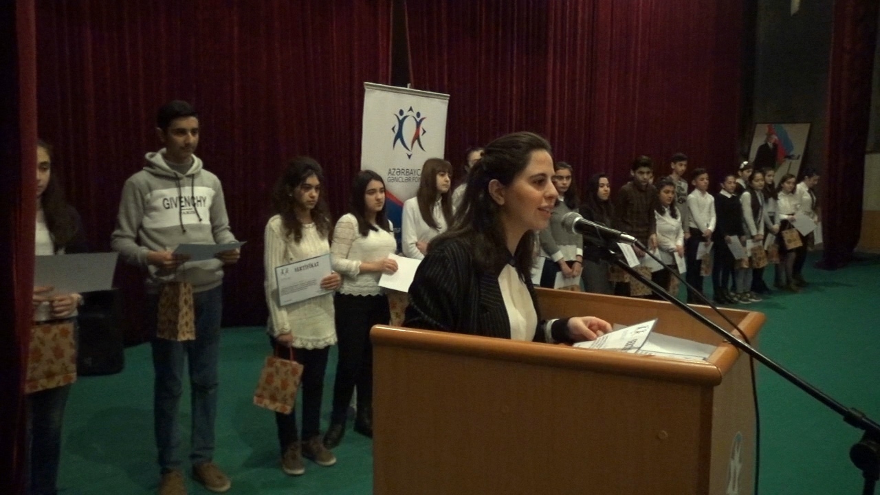III kurs tələbəsinin \