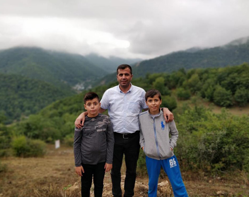 “Atamdan gördüyüm tərbiyəni övladlarıma aşılayıram” - Elşad Eyvazlı