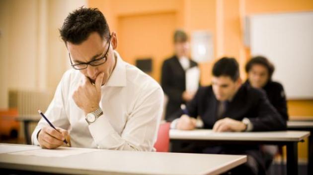 Dövlət qulluğu üzrə test imtahanına qeydiyyat davam edir