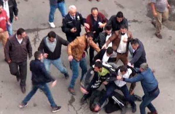 Bakıda tələbələr arasında kütləvi dava - Bıçaqlananlar var 